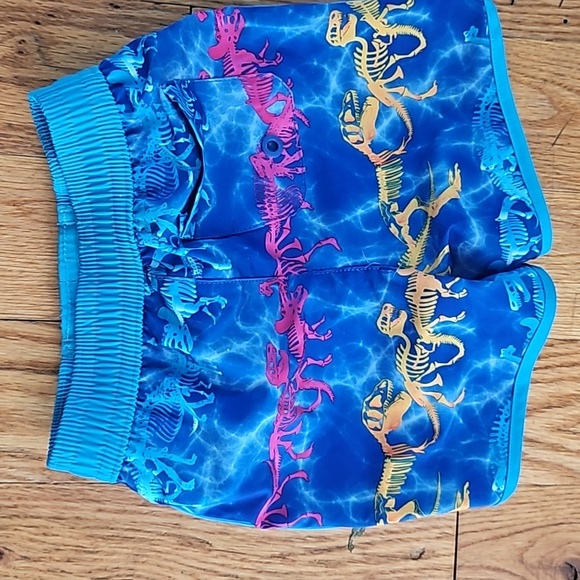 BUNDLE *5* 12 month swim shorts - Picture 6 of 16